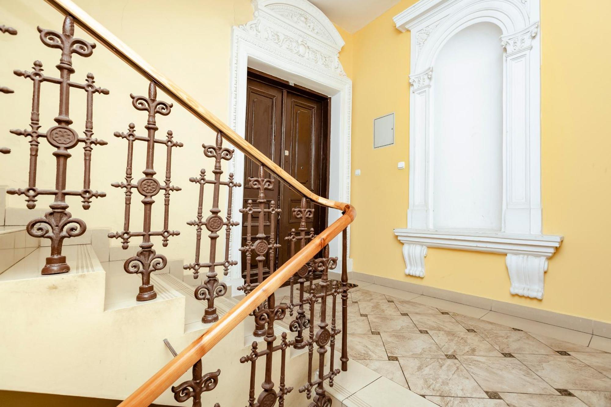 Wspolna 54a - Bezplatny Parking 450m - Balkon * Warsaw